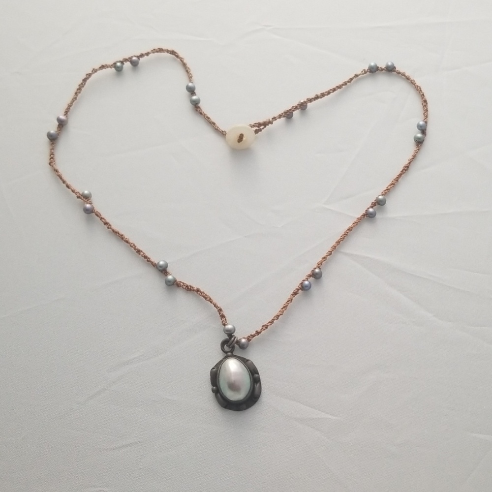 Pearls and silk woven necklace